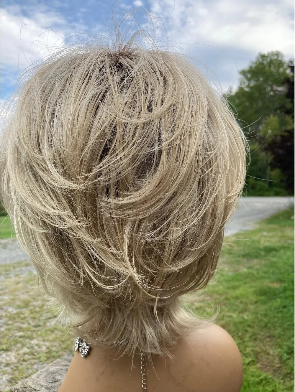 TressAllure Charlotte V1313 Blonde Rooted Synthetic Wig Layered Bob Japan